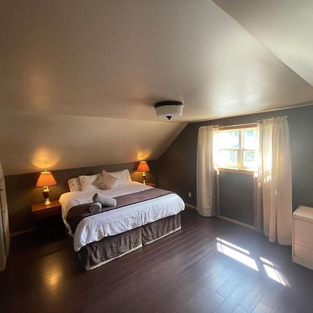 Blaeberry Valley Vacation Rentals โกลเดน ภายนอก รูปภาพ