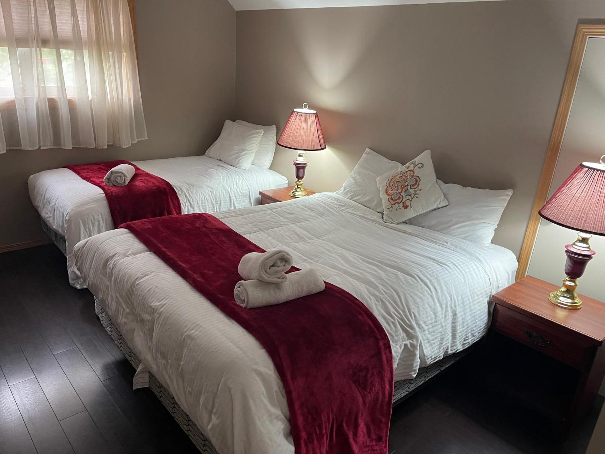 Blaeberry Valley Vacation Rentals โกลเดน ภายนอก รูปภาพ