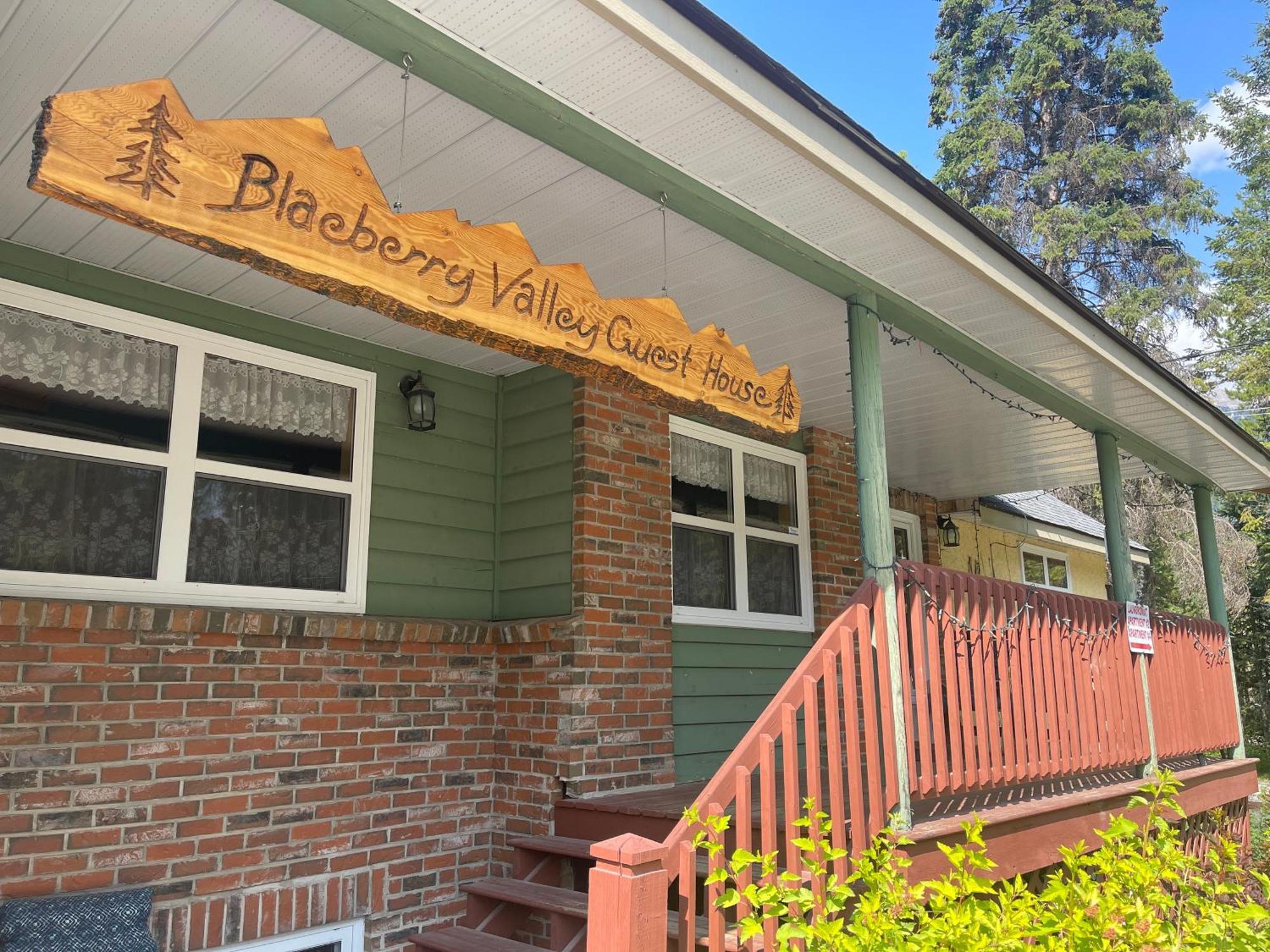 Blaeberry Valley Vacation Rentals โกลเดน ภายนอก รูปภาพ
